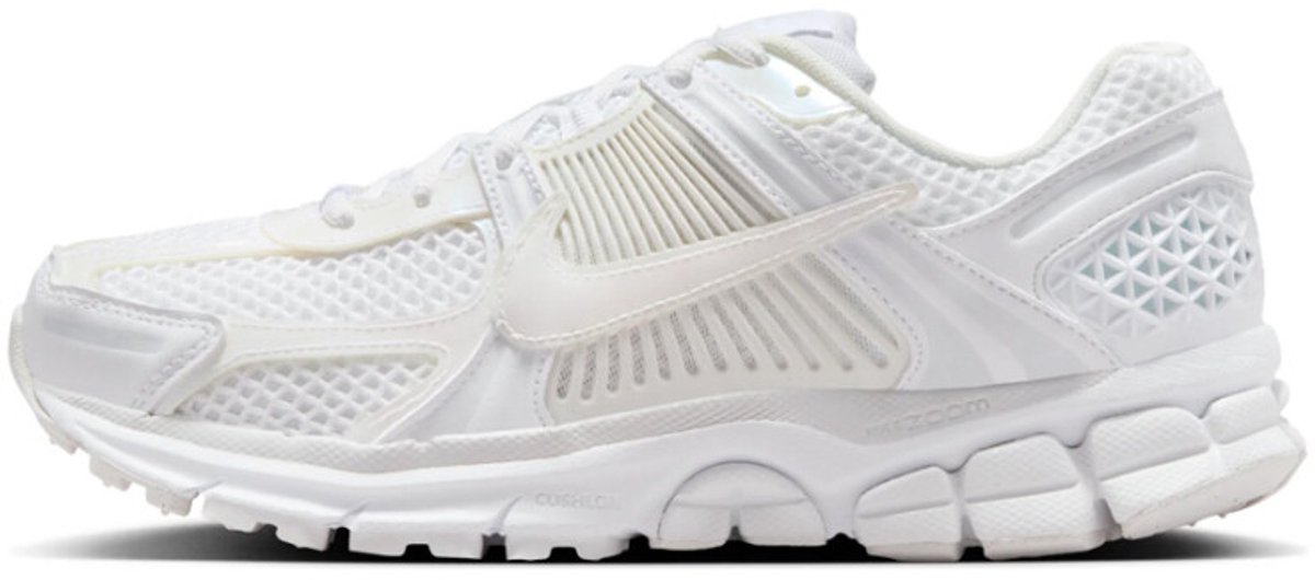 Nike Zoom Vomero 5 ‘Triple ‘ . Wit