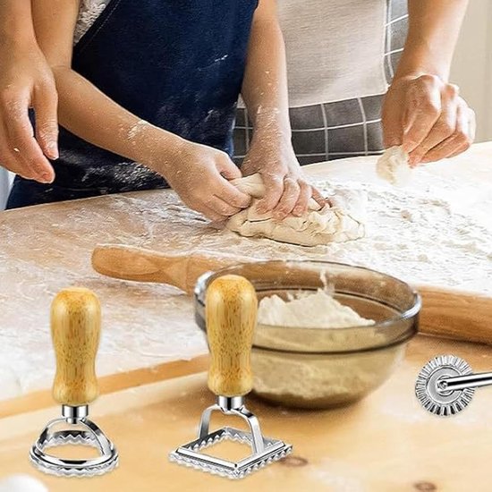 Pastamachine Keukengereedschap - Noedelmaker Set - Maak Verse Pasta - Robuust Houten Ontwerp - 12 Delig - Natuurlijk Hout van Pastamachine — afbeelding 3