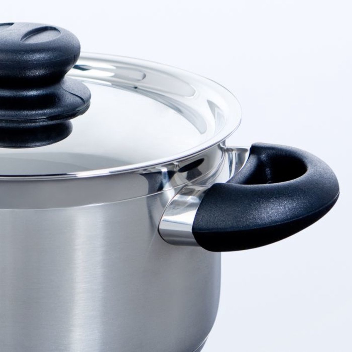 Bol.com BK Karaat+ Kookpan 24cm - 6.2l - Zonder PFAS-vrije antikleeflaag - Kookpan inductie - RVS kookpan - Ovenbestendig toy 16... aanbieding