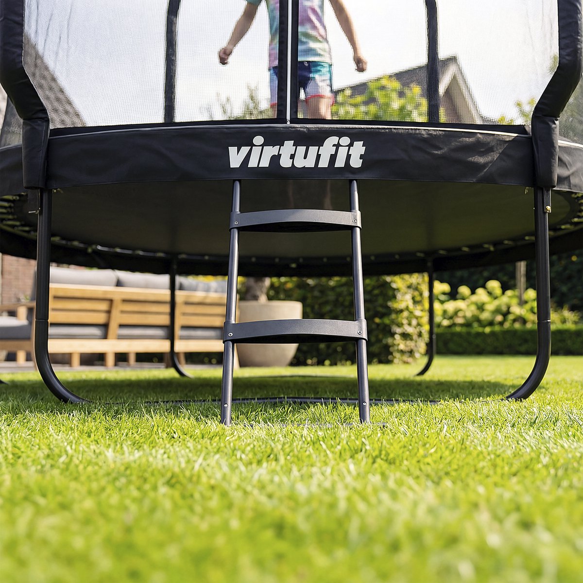 VirtuFit Premium Trampoline met Veiligheidsnet - Ø 251 cm Diameter - Incl. Beschermrand - Extra Veilig - Gratis trap - Water- en UV-bestendig - Max. 150 kg - Voor Kinderen en Volwassenen - Zwart – foto 5
