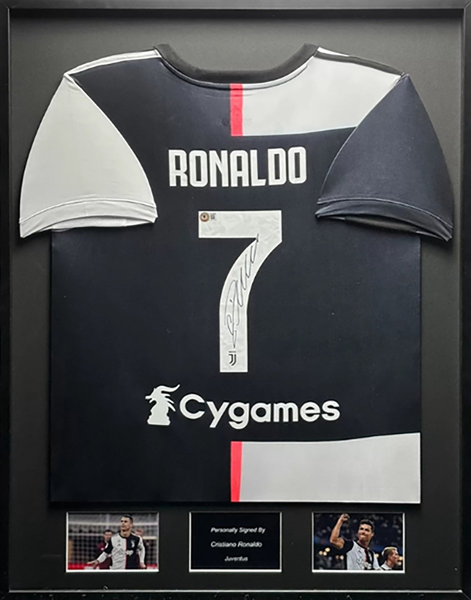 Cristiano Ronaldo gesigneerd Juventus 19/20 ingelijst thuis shirt