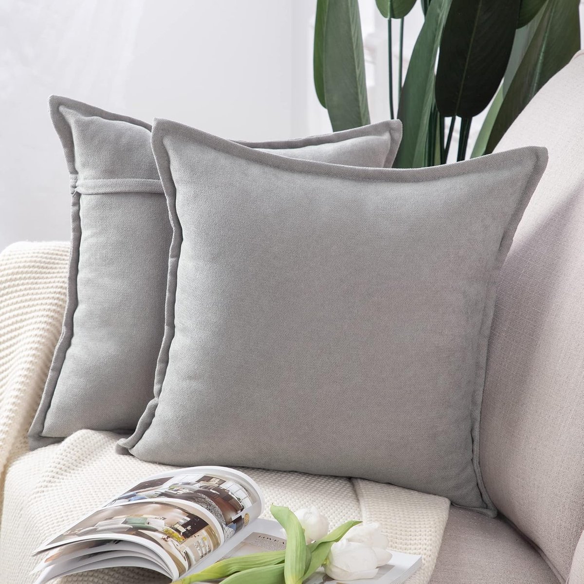 SnelShoppen - Set van 2 Korte Chenille Kussenslopen 60x60 cm - Zacht Decoratief Kussenhoes Licht Grijs voor Sofa en Slaapkamer - Luxe Kussenhoezen voo
