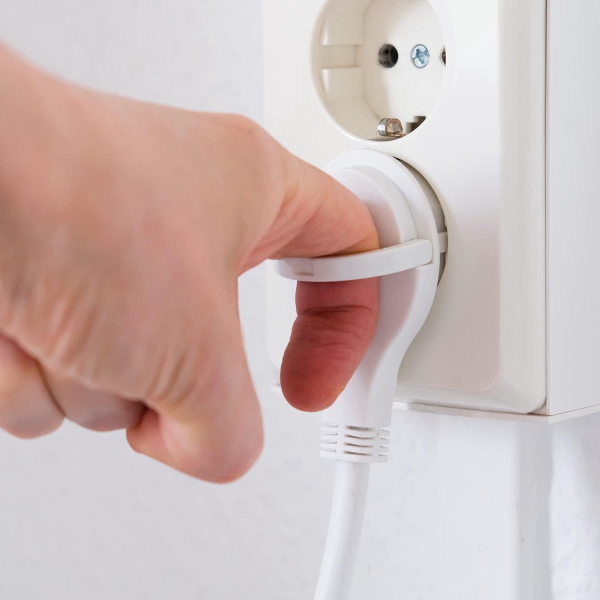 SnelShoppen - 6-Way Stekkerdoos met Platte Stekker voor Binnengebruik, 3m Kabel, Ruimtebesparend, Robuuste Kunststof Behuizing, Wit