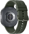 Onderkant van de groene smartwatch. Toont sensoren, serienummer en informatie: SM-L350, 44mm, Sapphire Crystal.