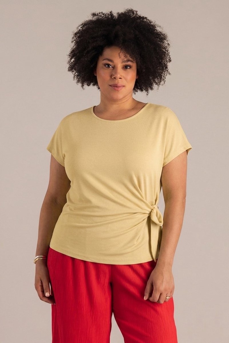 Yest Curve shirt Naria