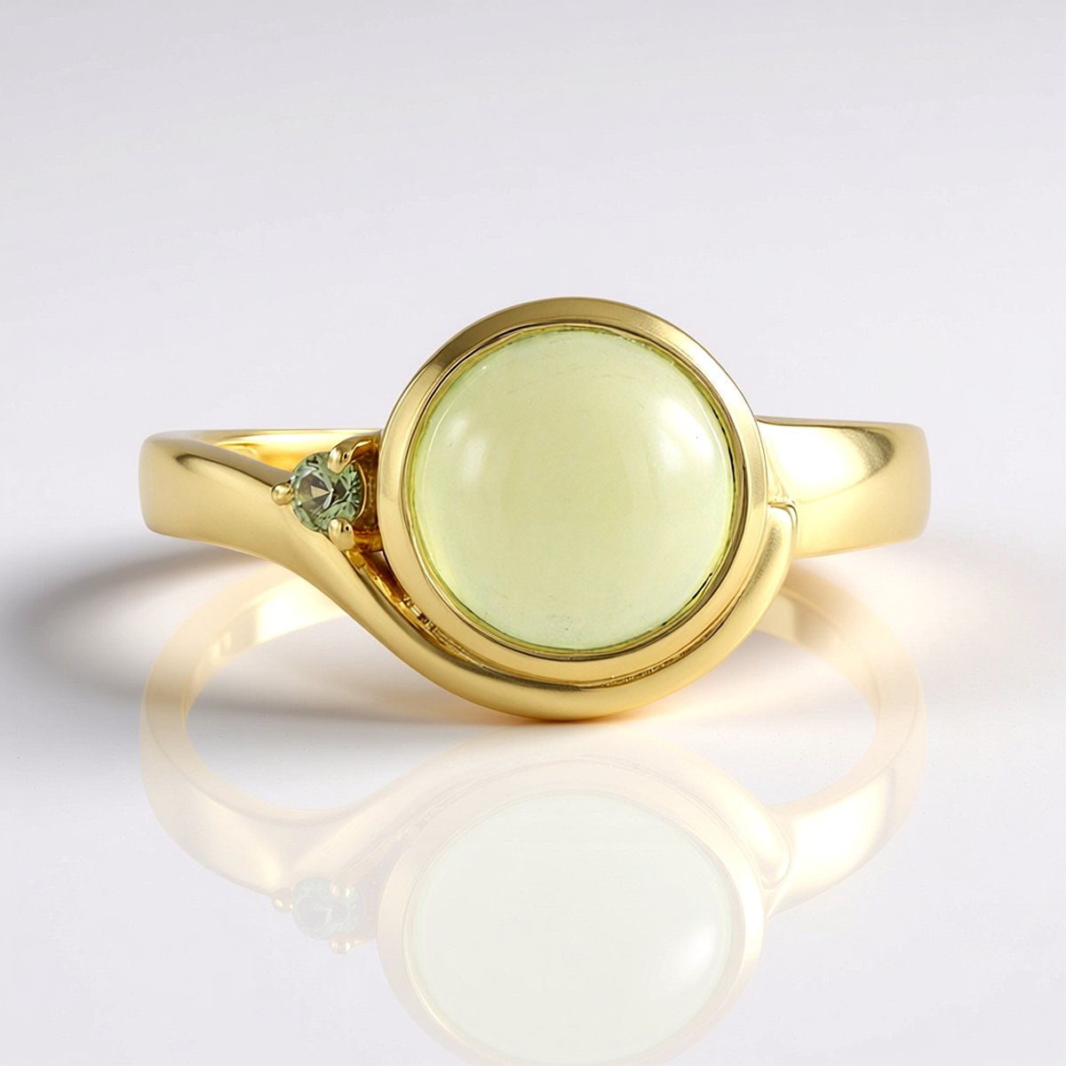 Cavill - Zilveren Ring 925 Sterling met 2,25ct Prehniet Cabochon en 0,04ct Groene Saffier - Verguld - Elegante Natuurlijke Edelstenenring