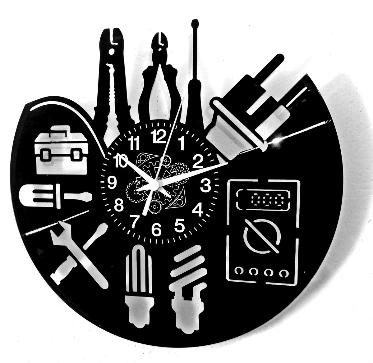 Omgoods - Wandklok Elektricien - Handgemaakt Decor voor Thuis en Laboratorium