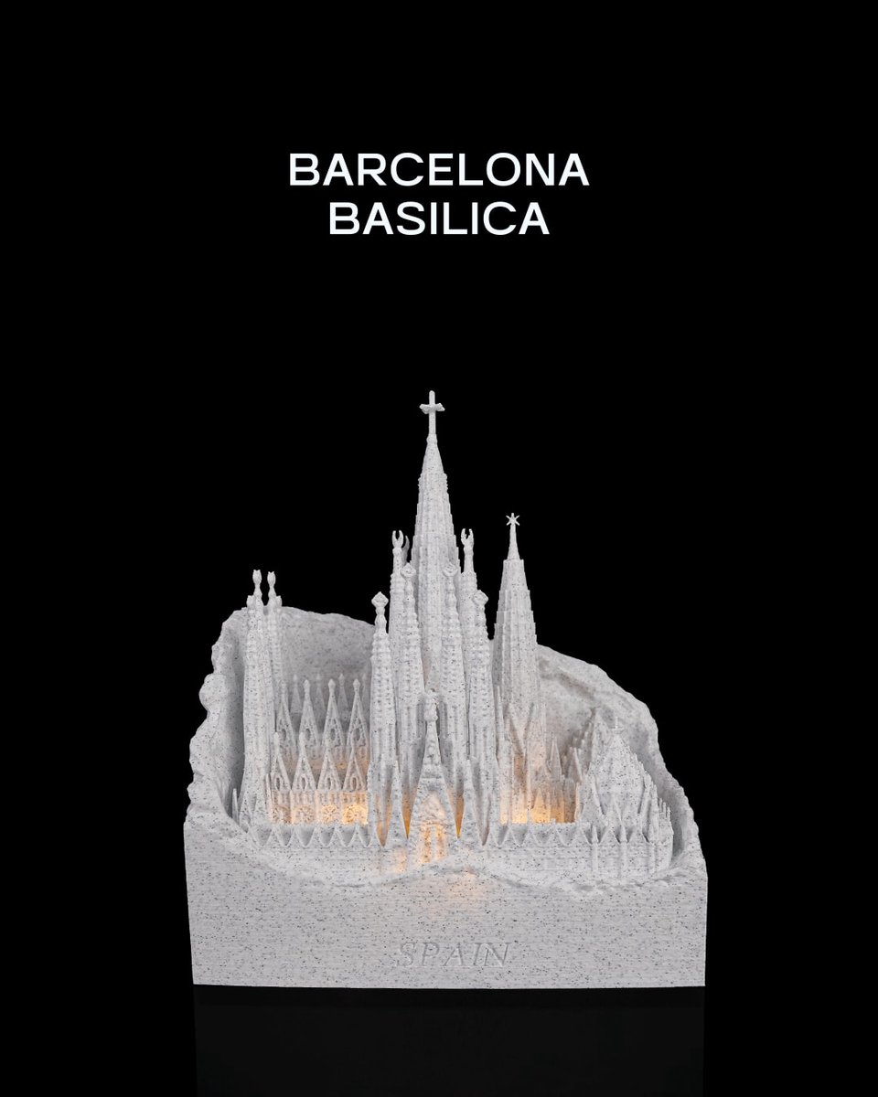 Barcelona Basilica - Architectuur decoratiemodel - Landmark interieurdecoratie - woonaccessoire, beeldje, display model, bureau decoratie