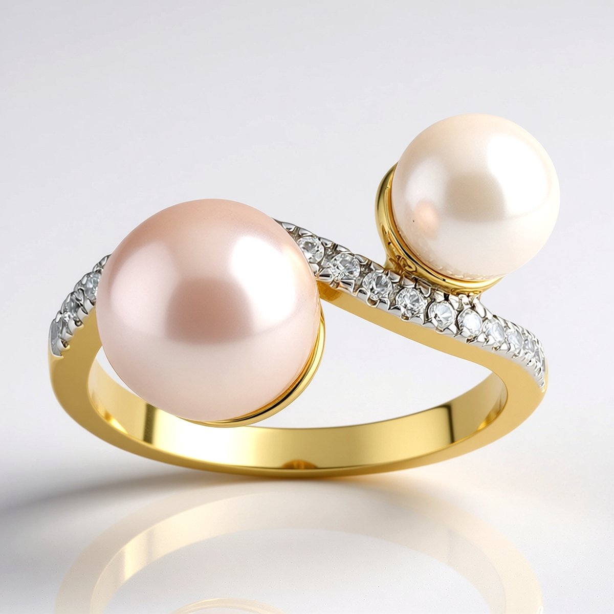 Cavill - Vergulde 925 Zilver Ring met Paarse Ming Parel 8,5mm & Akoya Parel 6,5mm - 20 Zirkonia 0,2ct - Elegante Dames Ring - Stijlvol Sieraad