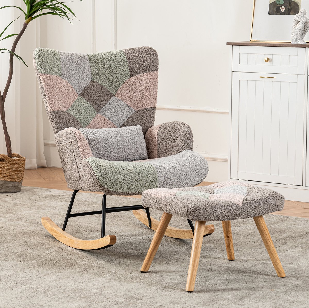 REDOM - Schommelstoel - Met hocker en lendenkussen - Verstelbare voetensteun - Gestikt patroon - Woonkamer slaapkamer terras - Hout - Meerkleurig - 91 x 68 x 83 cm