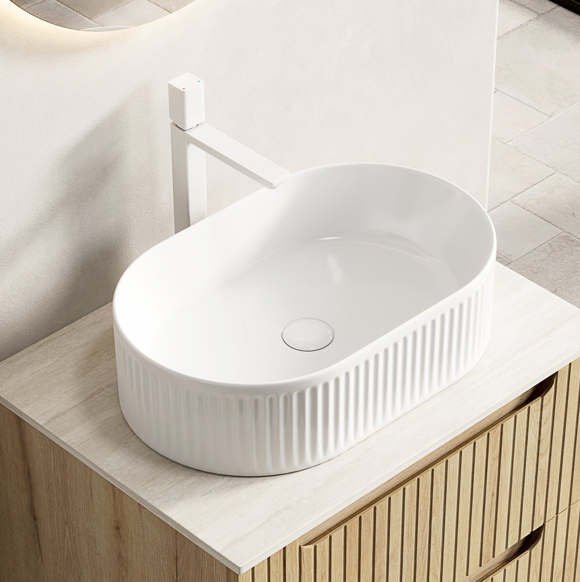 MIVRAY Waskom – Ovale Opzetwastafel Met Gestreepte Buitenwand – 61 x 43 x 25 cm – Keramiek – Wit – Voor Moderne Badkamer
