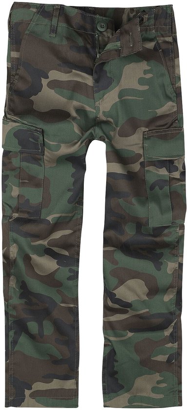 Lage weergave van een boscamouflage cargo broek met klepzakken.