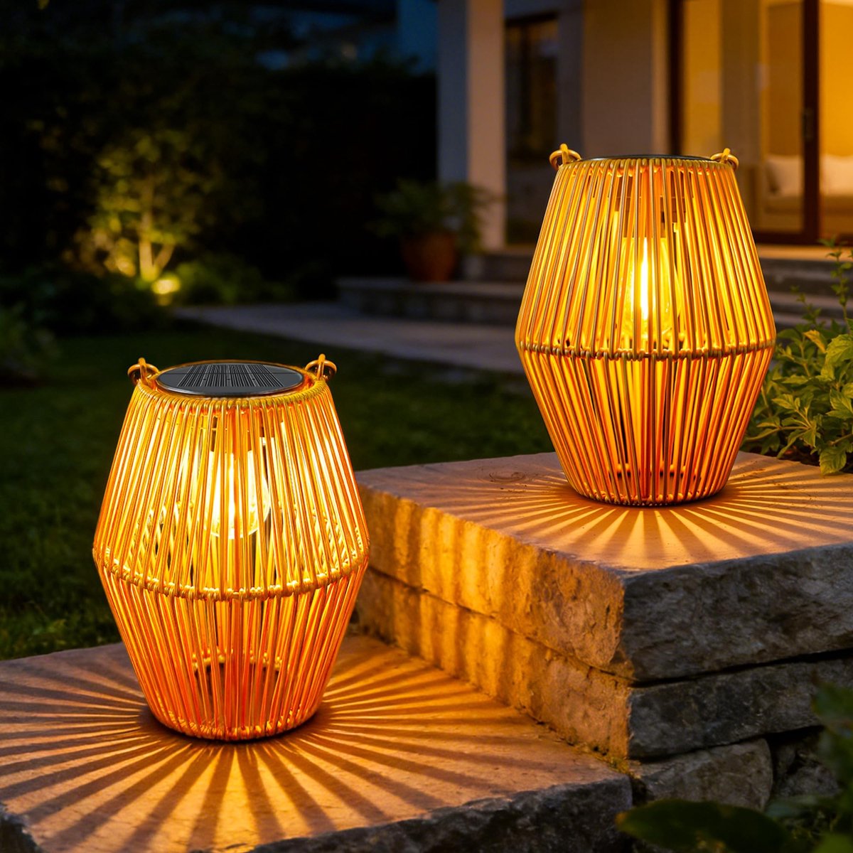 Omgoods - Set van 2 Solar Rieten Lantaarns voor Tuin en Balkon