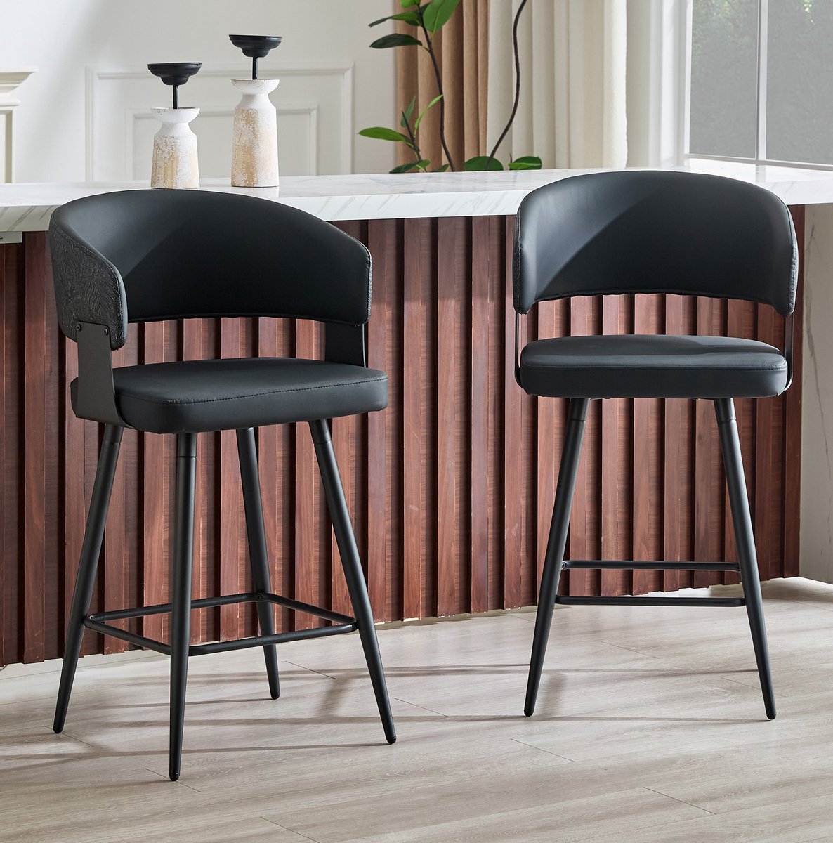OKWISH Eetkamerstoel – Kuipstoel Met Armleuningen – Set Van 2 – Kunstleer En Zwart Metalen Frame – Voor Eethoek Of Keuken – Zwart