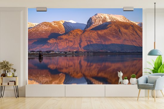 Papier peint photo vinyle - Reflet du Ben Nevis dans l'eau largeur 360 cm x hauteur 240 cm - Tirage photo sur papier peint (disponible en 7 tailles)
