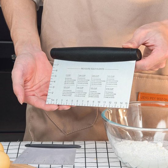 2 deegschrapers, deegsnijder met antislip rubberen handgreep en meetschaal, gebakschraper met 2 siliconen kwasten, deegschraper voor deegcake, pizza, bakgereedschap — afbeelding 2