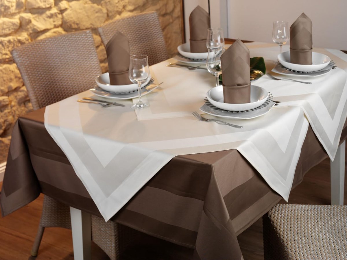 Tafelloper 130 x 40 cm Mocca atlasrand 100% katoen damast tafelkleed