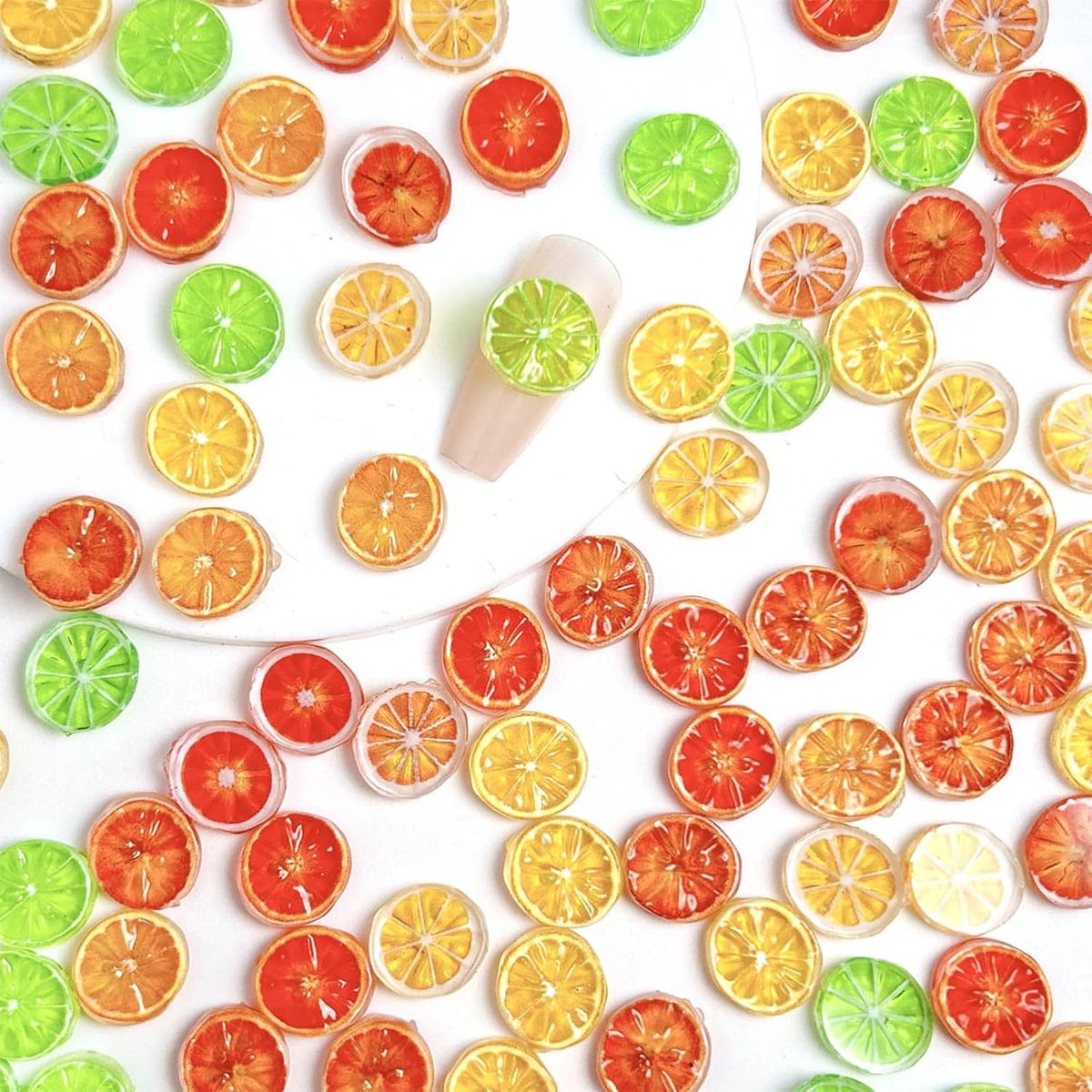 SnelShoppen - 100 Stuks Fruit Strips Citroen Hars Charms Kunstmatige Citroen Versieringen, Mini Figuren voor Doe-Het-Zelf Zomerdecoraties, Kleine Hars