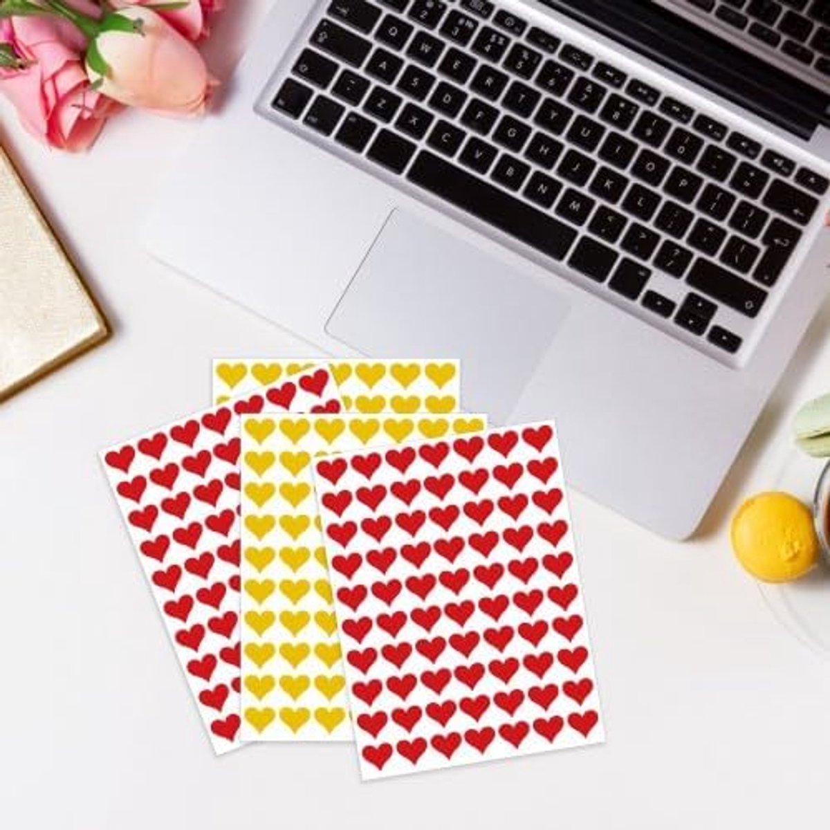 Hartvormige Stickers 600 Stuks - Mini Liefdesstickers - Papier Labels - Perfect voor Trouwen en Knutselen - SnelShoppen