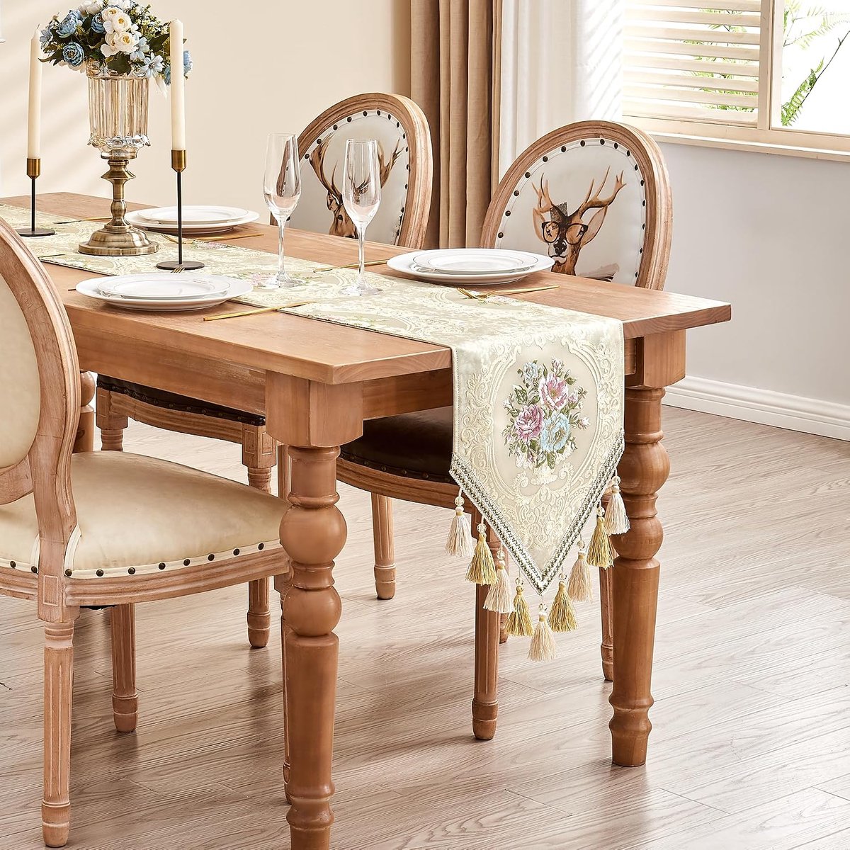 Tafelkleed met Kwasten 33 x 228 cm - Beige Bloemenprint - Elegante Decoratie - Voor Feestelijke Gelegenheden - ShopVlot