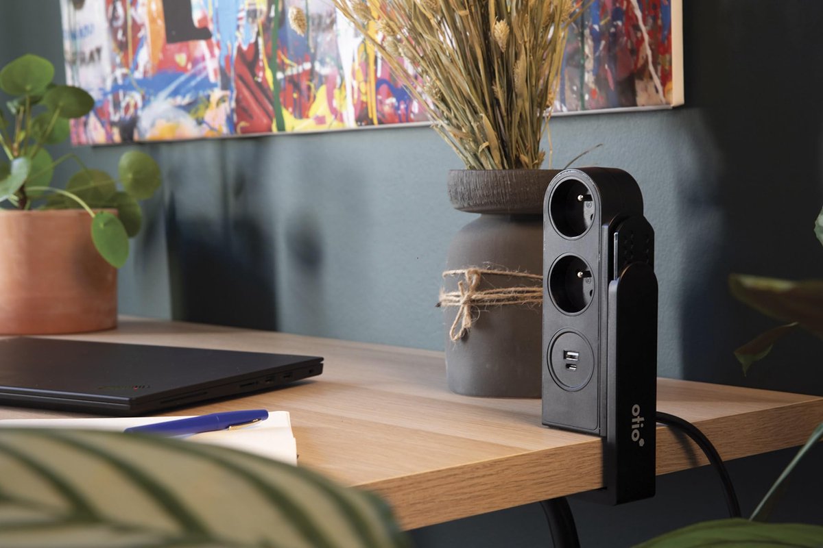 SnelShoppen - Gekko clip-on stekkerdoos met USB-opladers, zwart, multifunctioneel, 3-stopcontacten, ideaal voor thuis, kantoor, vakantie en meer