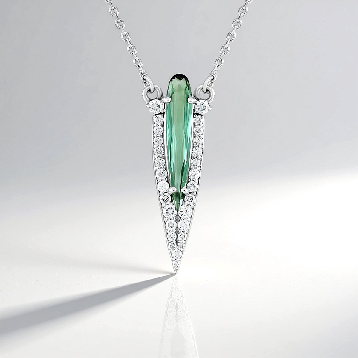 Cavill - Gouden Halsketting 9k Witgoud - Braziliaanse Groene Toermalijn 0,56 ct Peervormig - SI1 Diamanten 0,25 ct - Elegante Fijne Sieraden 45 cm