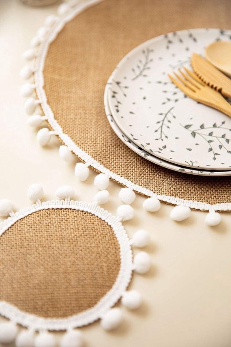 Geweven Juten Onderzetters met Pompomdecoraties - Set van 4 Stuks, 15 Centimeter Medium.