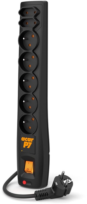 Zwarte acar P7 stekkerdoos met 7 stopcontacten, oranje verlichte schakelaar en zwarte stroomkabel.