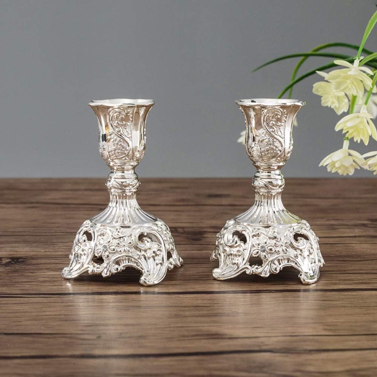 SnelShoppen - Elegante Zilveren Kandelaar Set van 2 - Metalen Taper Kandelaar Houder voor Shabbat, Feesten, en Decoratie - Bloem Motief en Duurzaam On