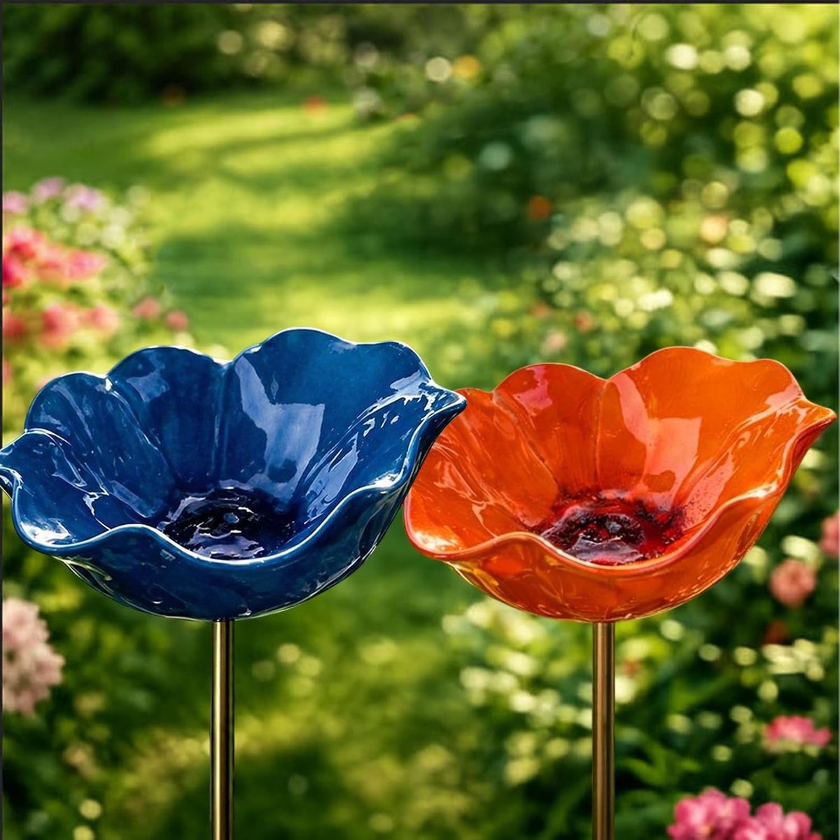 Vogeldrinkschaal - 2 Stuks - Vogelbadje - Vogeldrinkbakken - Metaalbloemen-tuinpaal-vogeldrinkbak - Tuindecoratie voor Vogels - Vogelbad voor Buiten - Wildlife Vogeldrinkschaal voor Tuinvogels - 15 x 60 cm - Donkerblauw + oranje