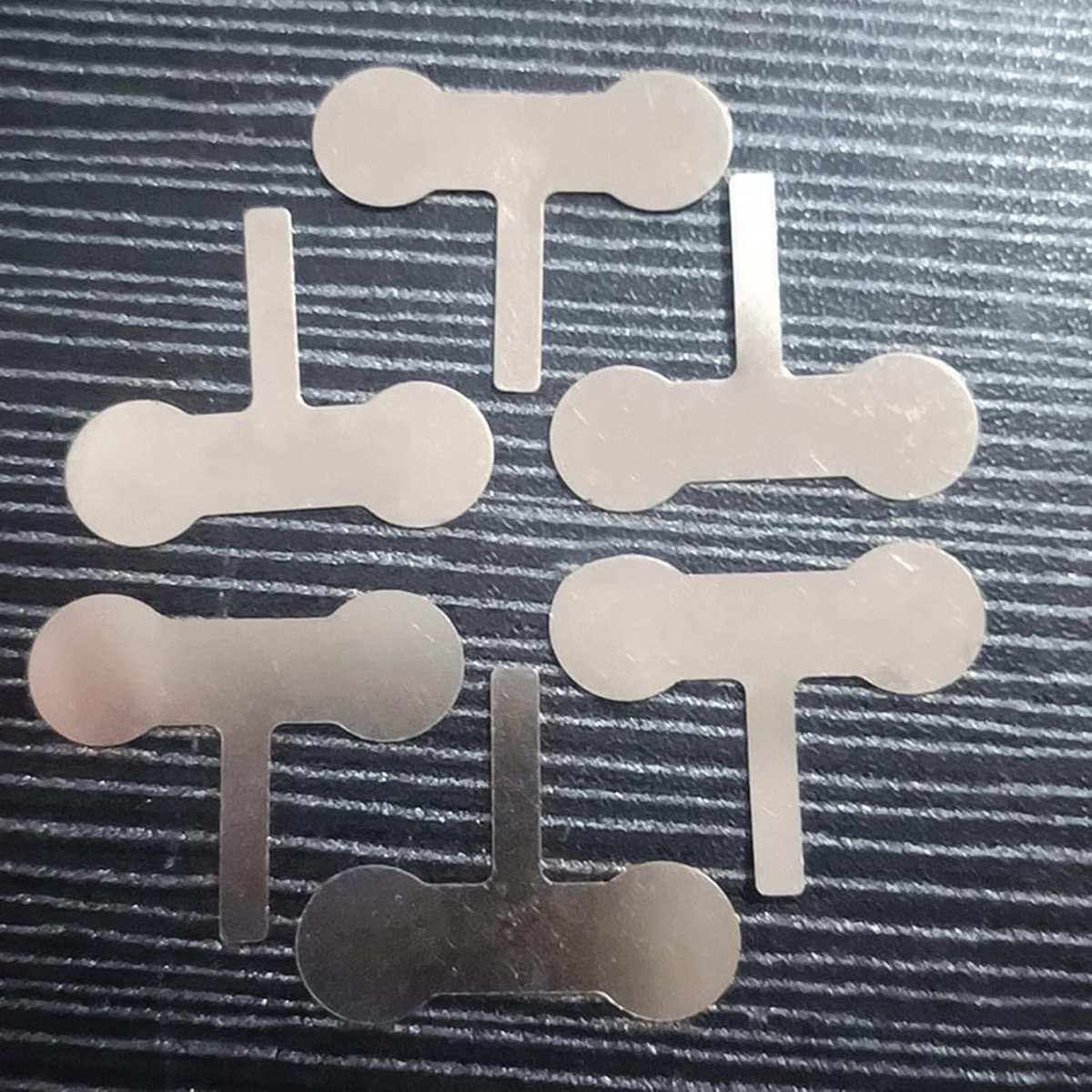 SnelShoppen - 100 Stuks Nikkelband Nikkelplaat Strips Bladen Connector voor 18650 Batterij - Duurzaam, Hoge Efficiëntie, Klein en Gebruiksvriendelijk