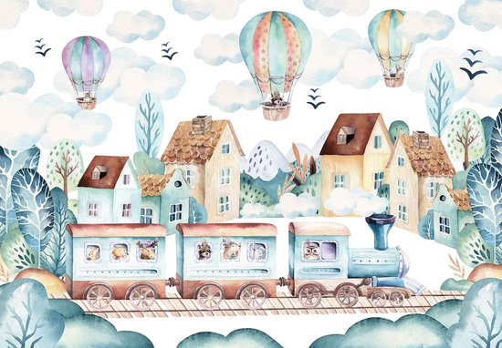 Kinderbehang met pastelkleurige luchtballonnen en een trein met bosdieren, naast kleurrijke huisjes.