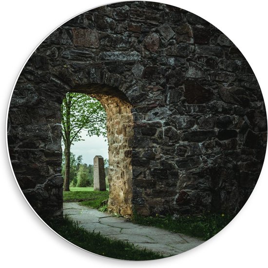 Forex Wandcirkel - Poort Door een Stenen Muur - 50x50cm Foto op Wandcirkel (met ophangsysteem)