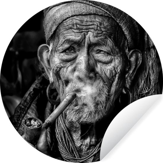 Wandcirkel Verweerde Mensen - pijp rokende met in zwart -wit... | bol.com
