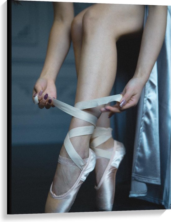 Canvas  - Strkkende Spitzen van Ballerina  - 75x100cm Foto op Canvas Schilderij (Wanddecoratie op Canvas)