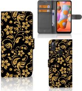 Telefoonhoesje Geschikt voor Samsung Galaxy M11 | A11 Bookcase Cadeau voor Oma Gouden Bloemen