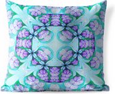Sierkussen Mandala voor buiten - Een kleurrijk naadloos mozaïekpatroon op blauwe en violette kleur - 45x45 cm - vierkant weerbestendig tuinkussen / tuinmeubelkussen van polyester