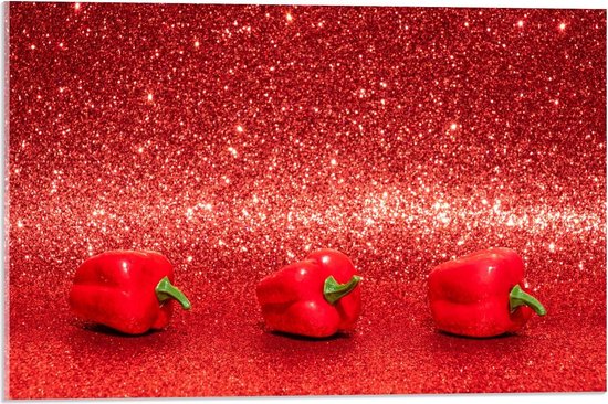 Acrylglas - Paprika's op Rode Glitterachtergrond - 60x40cm Foto op Acrylglas (Met Ophangsysteem)
