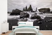 Behang - Fotobehang Zwarte stranden in IJsland - Breedte 330 cm x hoogte 220 cm