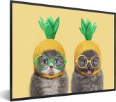 Fotolijst incl. Poster - Komische kittens met ananasmutsen en een bril - 80x60 cm - Posterlijst