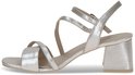 Zilverkleurige sandalen met gekruiste bandjes, enkelband met gesp en blokhak.