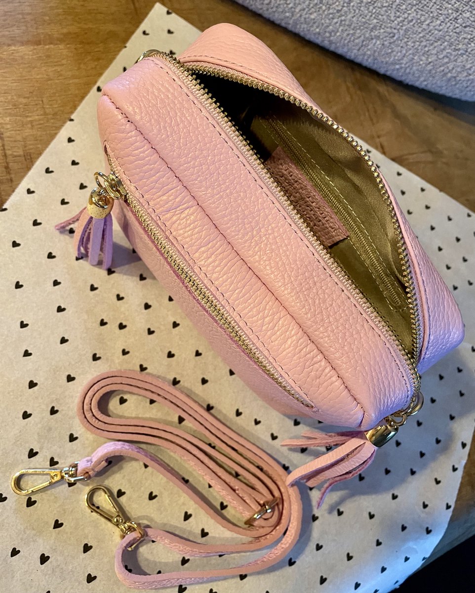Toilettas Echt Leer | BABY ROZE | 20 cm x 14 cm x 8 cm | Handtas | Schoudertas | Accessoire | Trendsetter | Wauw | Fashion | Trending | Zak | Hip | Handig | Gadget | Make-up tas | Purse | Make up | Accessoires | Dames | Kinderen | Vrouw | Mat | Mode
