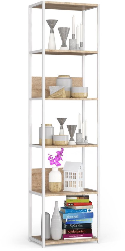 Hoge open vakkenkast met 6 planken in wit metaal en sonoma eik look. Decoratieve vazen, kaarsen en boeken erop.