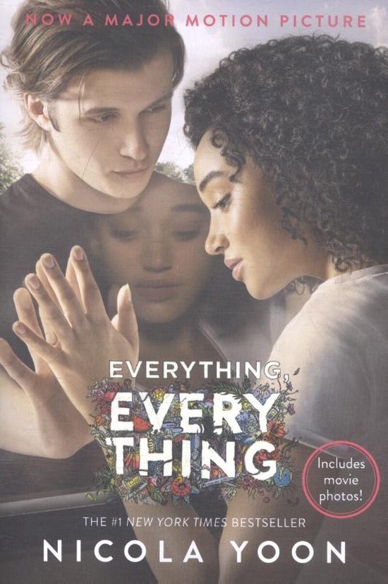 Boekkaft met een stel, reflectie van de vrouw, titel "Everything, Everything" en "The #1 New York Times Bestseller" door Nicola Yoon.