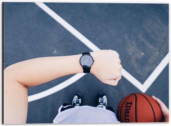 Dibond - Horloge met Basketbal - 40x30cm Foto op Aluminium (Met Ophangsysteem)