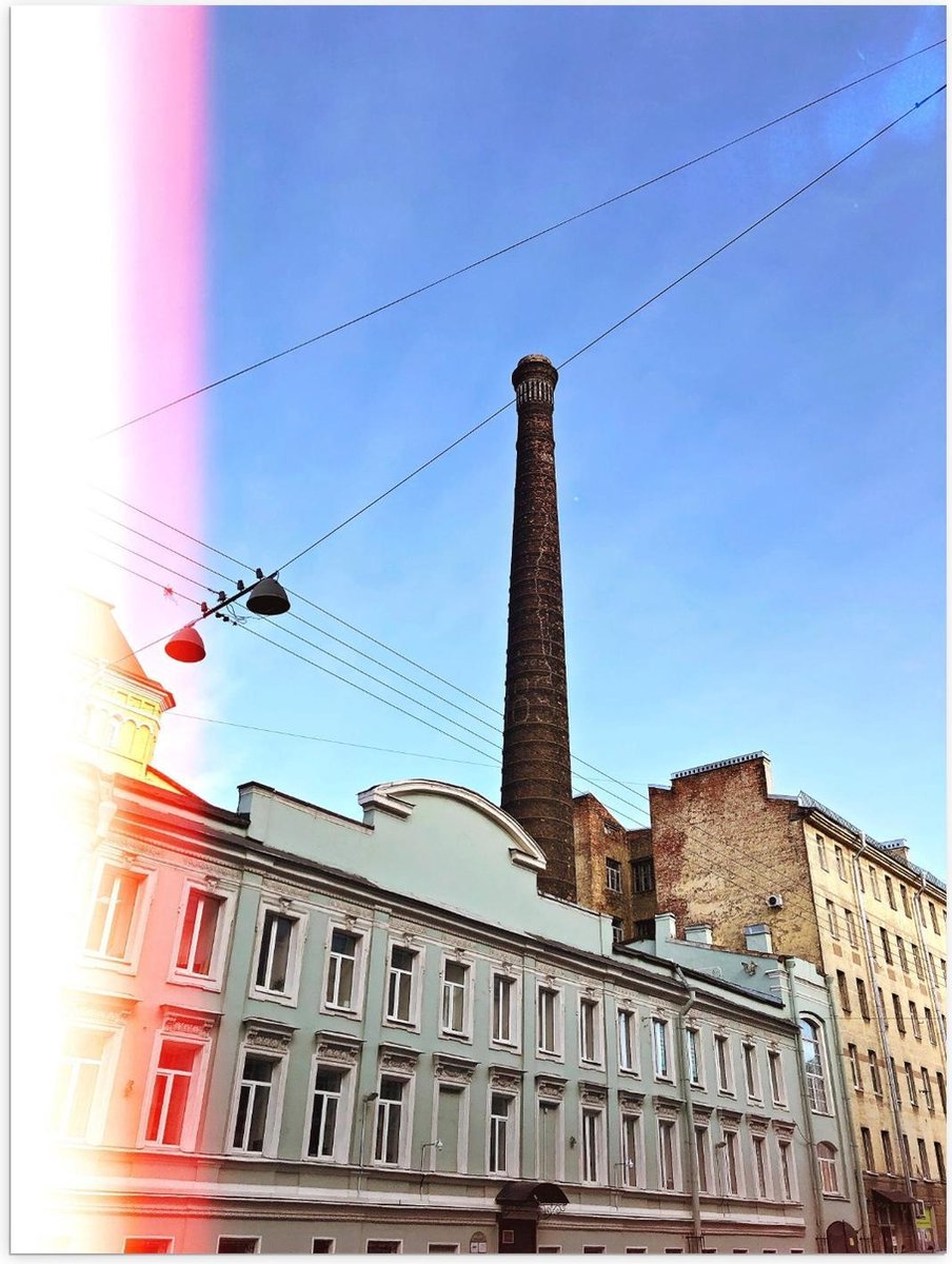 Poster – Schoorsteen op Gebouw - 30x40cm Foto op Posterpapier