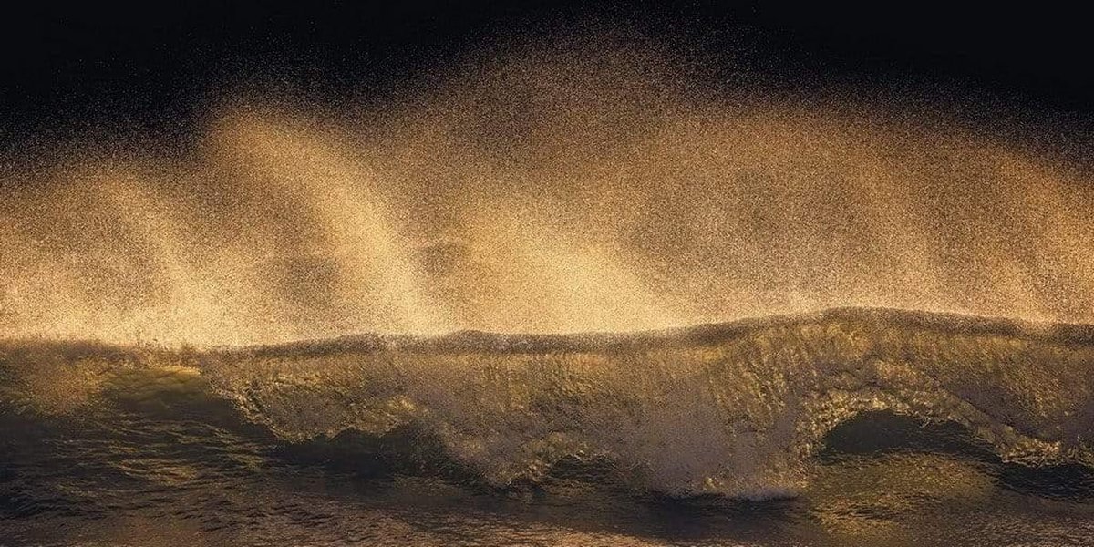 Fotobehang - Golden Wave 200x100cm - Vliesbehang