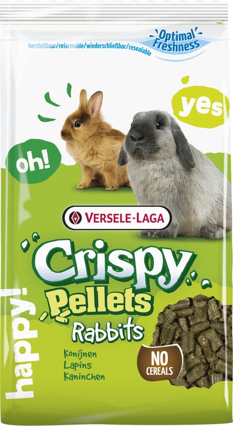 Verpakking Konijnenvoer Crispy Pellets. Groen met 'happy!' en 'optimal freshness'. Twee konijnen met tekstballonnen 'oh!' en 'yes'.
