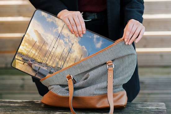 Laptophoes 14 inch - Zee - Zeilboot - Haven - Laptop sleeve - Binnenmaat 33x23 cm - Zwarte achterkant