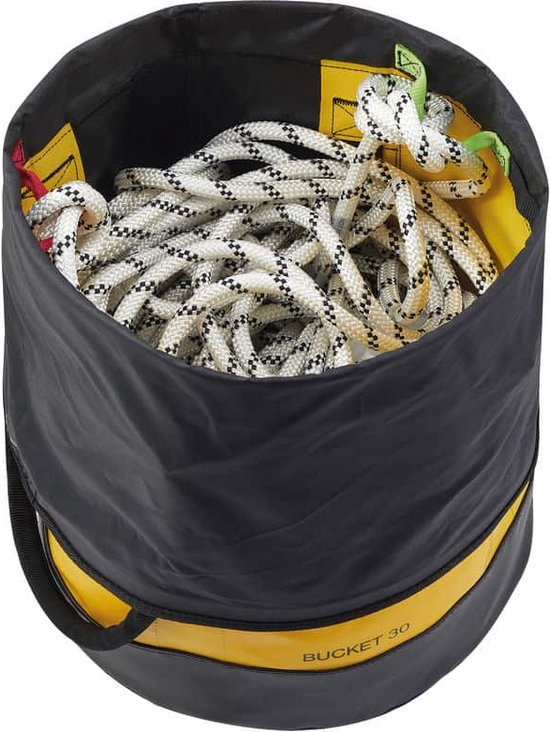 Bucket 30ltr Petzl Bucket 30Ltr. - S00130 - Maat: 15 L30 L45 - Zwart/Zwart | bol